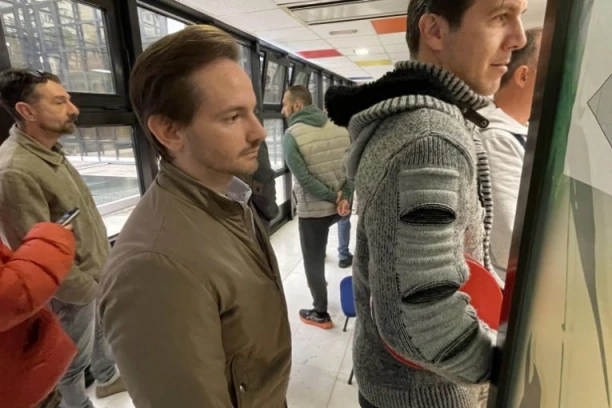 Krkobabić glasao na Novom Beogradu: Na biračko mesto 27 došao u 8 časova
