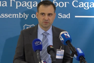 Gotovo polovina birača glasala u Novom Sadu do 14 časova (VIDEO)