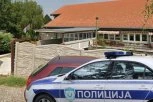 HAOS U GERONTOLOŠKOM CENTRU U MLADENOVCU! Nepoznata lica upala u objekat i vrše pritisak na nepokretne - TVRDE DA SU POSMATRAČI,  STIGLA I POLICIJA!