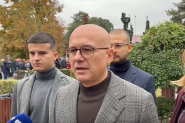 LIDER SNS POSLAO JAKU PORUKU: Verujem da ćemo imati novu demokratsku vlast s listom Aleksandar Vučić - Ujedinjena Srbija na čelu (VIDEO)