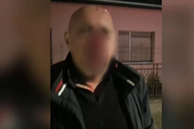JEDNOM KRV LIPTI NIZ GLAVU, DRUGI SPRŽEN BAKLJOM! Blokaderi krvnički pretukli dva čoveka u Bačkoj Palanci! (UZNEMIRUJUĆI VIDEO)