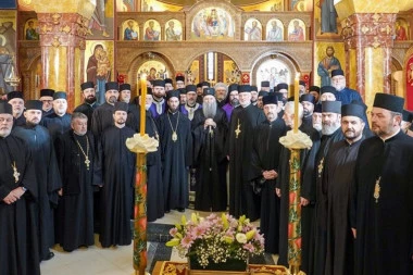 ZAŠTO SVEŠTENICI I MONASI NOSE DUGU KOSU AKO APOSTOL PAVLE TO NAZIVA SRAMOTOM: Otac Viktor otkriva šta se krije iza ovog običaja