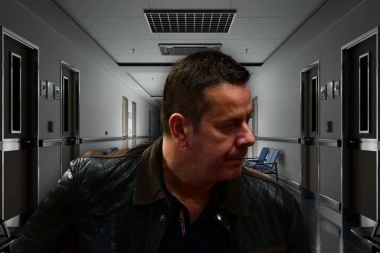 POVREĐEN VLADO GEORGIEV - PEVAČ DOŽIVEO NEZGODU PRED IZBORE! Fotografije uznemirile naciju, kompletno je u gipsu!