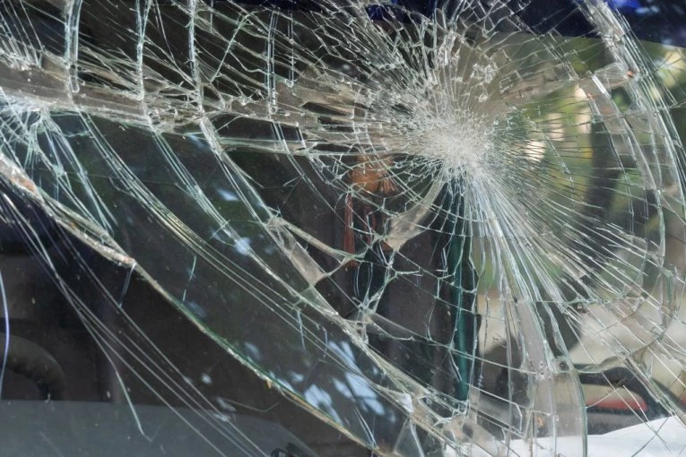 UŽAS NA GOLIJI: Prevrnuo se autobus, na terenu i vatrogasci (VIDEO)