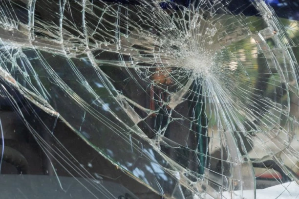 UŽAS NA GOLIJI: Prevrnuo se autobus, na terenu i vatrogasci (VIDEO)
