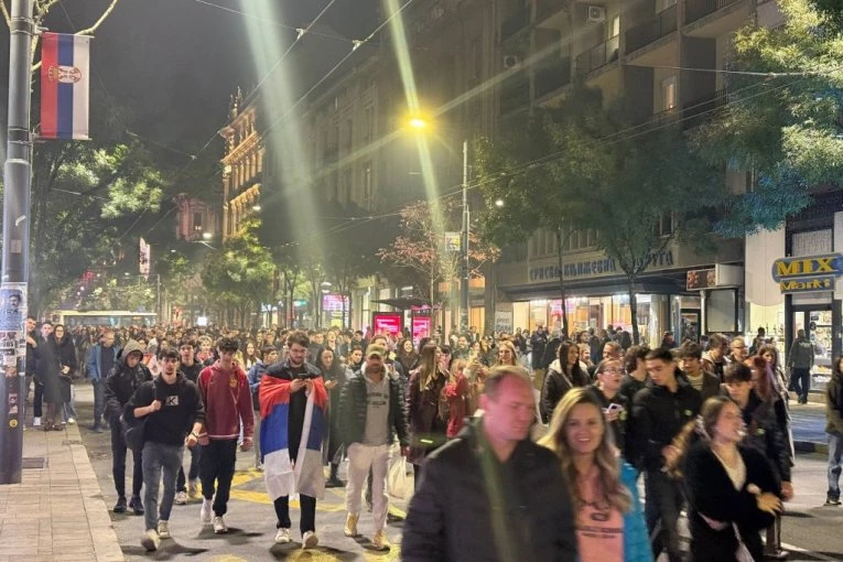 "Ne podržavamo upad u medije i ne pozivamo na takve akcije!" Apel studenata u blokadi posle nasilja u Informeru!