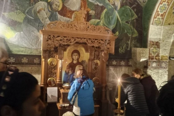 Molitva Svetoj Petki koja se čita nad njenim moštima u kapeli na Kalemegdanu (VIDEO)