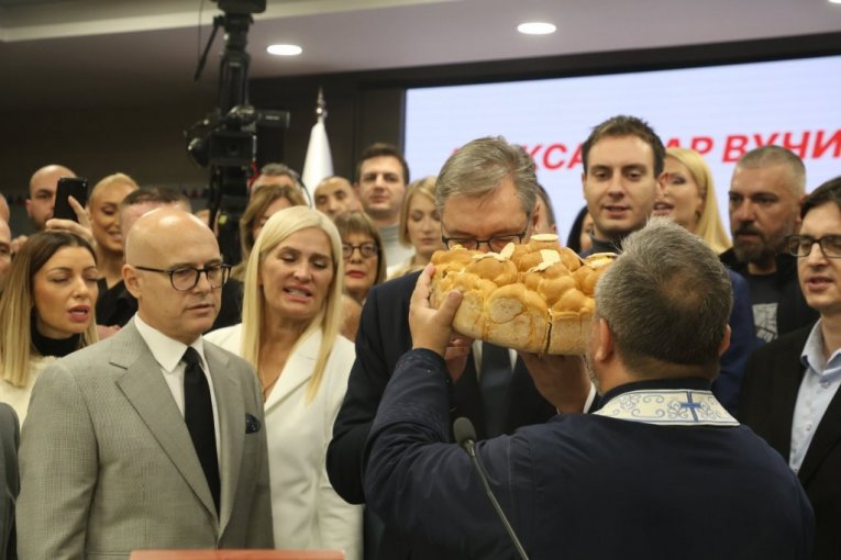 Vučić na slavi SNS