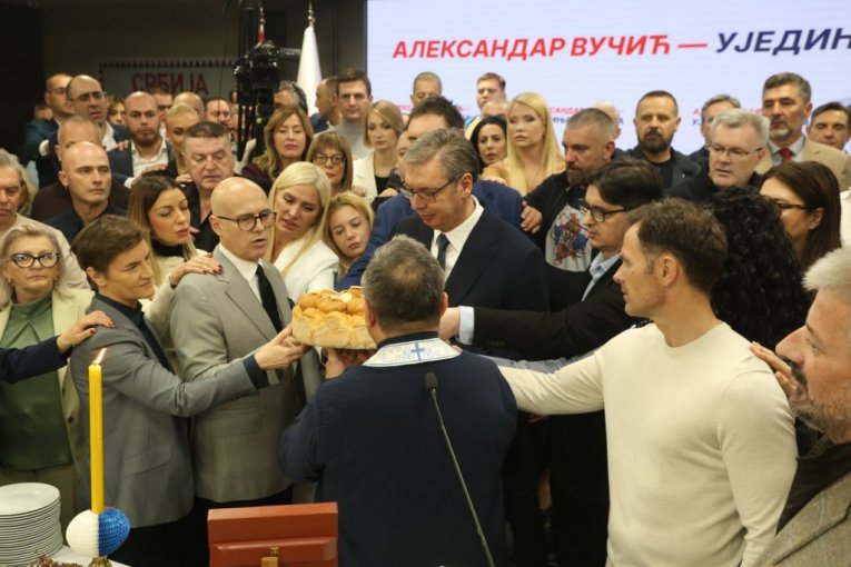 Vučić na slavi SNS