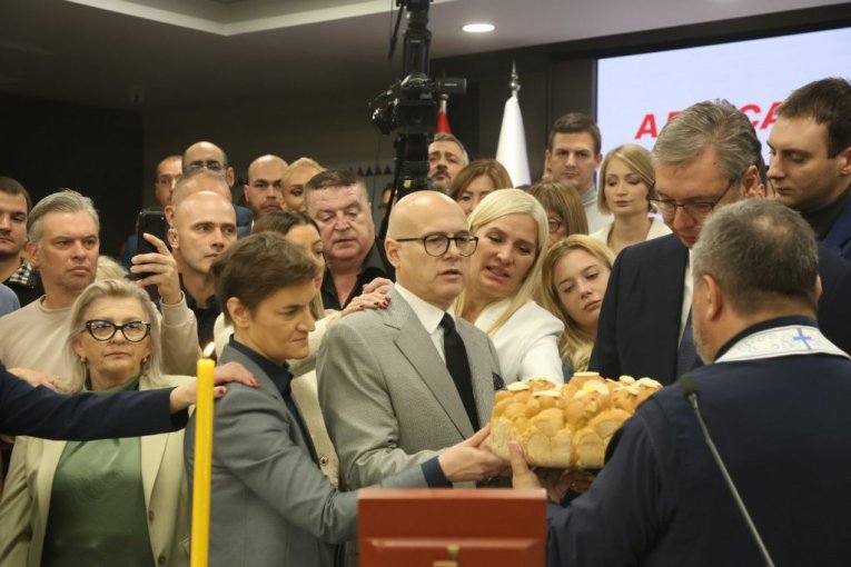 Vučić na slavi SNS