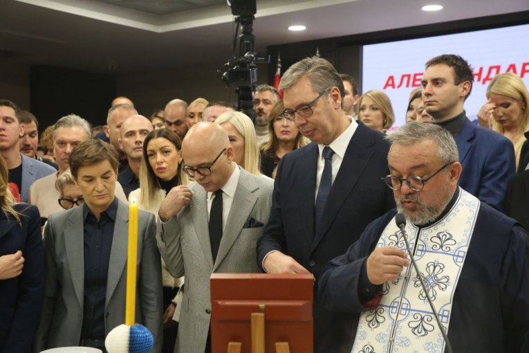 Vučić na slavi SNS