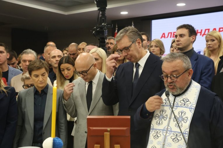 Vučić na slavi SNS