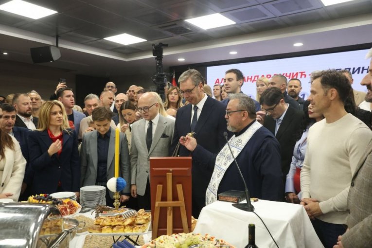 Vučić na slavi SNS