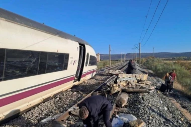 SVE VIŠE ŽRTAVA JEZIVE ŽELEZNIČKE NESREĆE U ŠPANIJI! Najmanje 46 STRADALIH, strahuje se od NOVOG BILANSA! (FOTO, VIDEO)