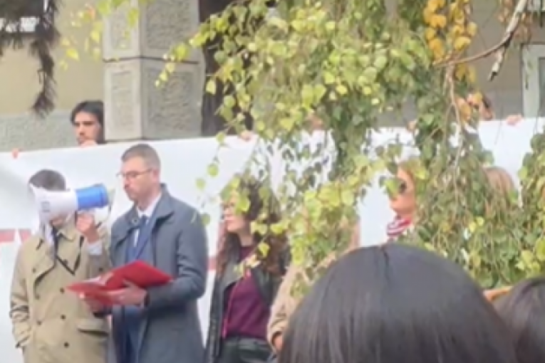 Protest ispred Medicinskog fakulteta