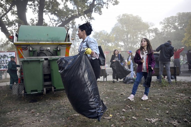 Čišćenje Pionirskog parka