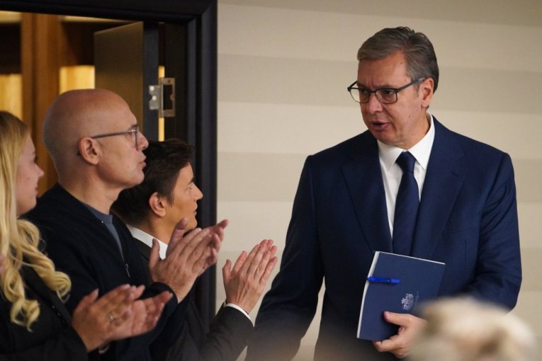 Aleksandar Vučić iz sedišta SNS