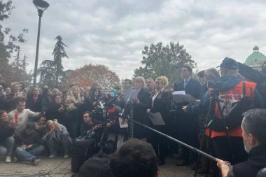 Studenti u blokadi drže konferenciju u Pionirskom parku u Beogradu: