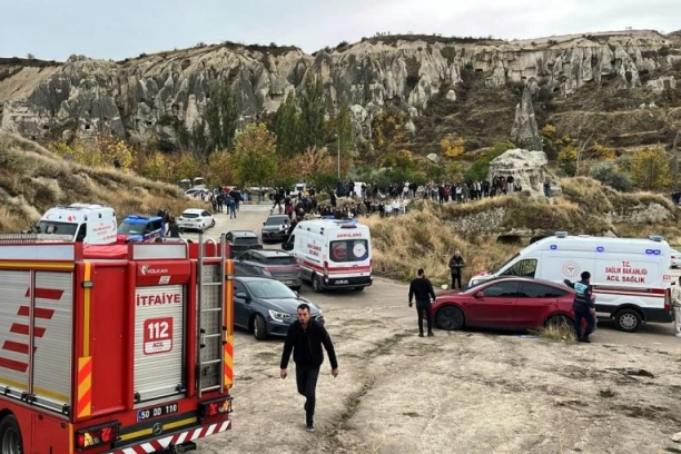 STENA SE ODVALILA I SRUČILA NA LJUDE! Užas u Kapadokiji, srcu turske turističke atrakcije pod zaštitom Uneska, IMA MRTVIH! (VIDEO)