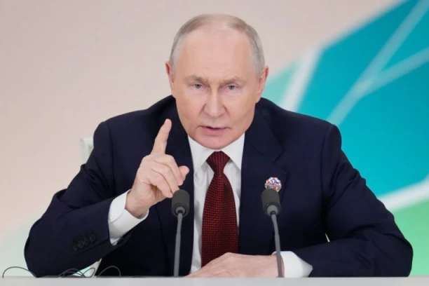 IZ KREMLJA STIGLE DIREKTNE PORUKE ZA CELU EVROPU!: Finski predsednik razgovarao sa Putinom