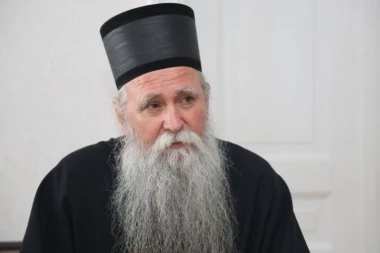 Mitropolit Joanikije o studentima, Vučiću, Porfiriju i nepristojnoj ponudi Mila Đukanovića: Odvojite se od Beograda i recite šta vam treba