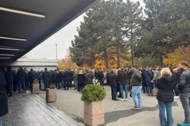 Potresne scene na sahrani Darka Božovića: Od ovog prizora suze će vam same poteći (VIDEO)