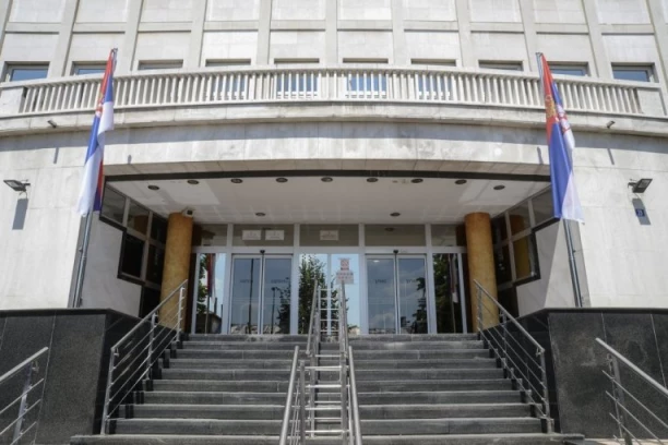 JTOK TRAŽIO SPISAK ONIH KOJE JE VUČIĆ POMILOVAO! Tužilaštvo se obratilo Ministarstvu pravde