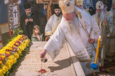 ŠEST GODINA OD UPOKOJENJA MITROPOLITA AMFILOHIJA: Arhijereji i verni narod okupili se na molitvenom sećanju u Podgorici