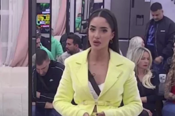 POVREĐENA ANĐELA ĐURIČIĆ - Program HITNO prekinut, voditelj joj uneo informaciju iz spoljnog sveta, ona se SLOMILA!