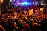 DIGLI SE I NEMCI! Generacija Z na desetine hiljada ljudi izvela na ulice - protesti u 34 grada, palilo se, a ima i uhapšenih! (FOTO, VIDEO)